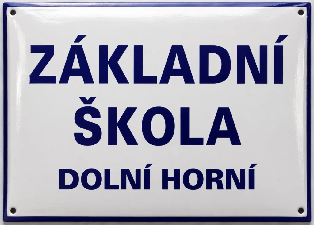 Smaltovaná cedule pro školu s názvem A1-skola 5